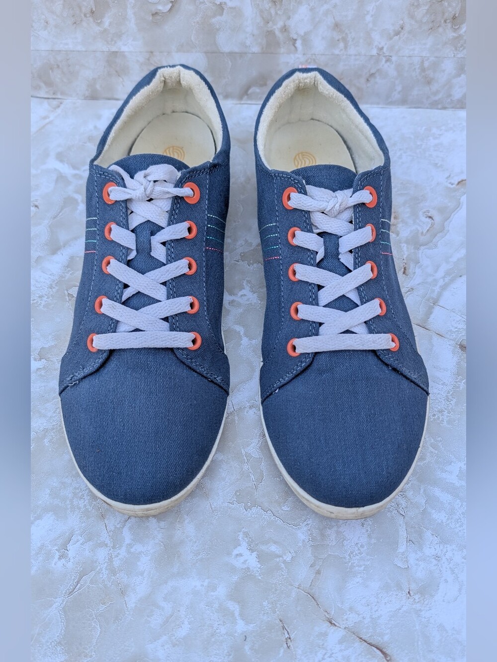 Vionic Navy Canvas Sneakers with Coral Eyelets Woman's Sz 11